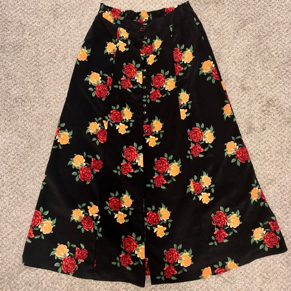 Floral Vintage Skirt - size large - Picture 1 of 2